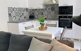 Charming Central Townhouse In Sliema By Assetflow Pro