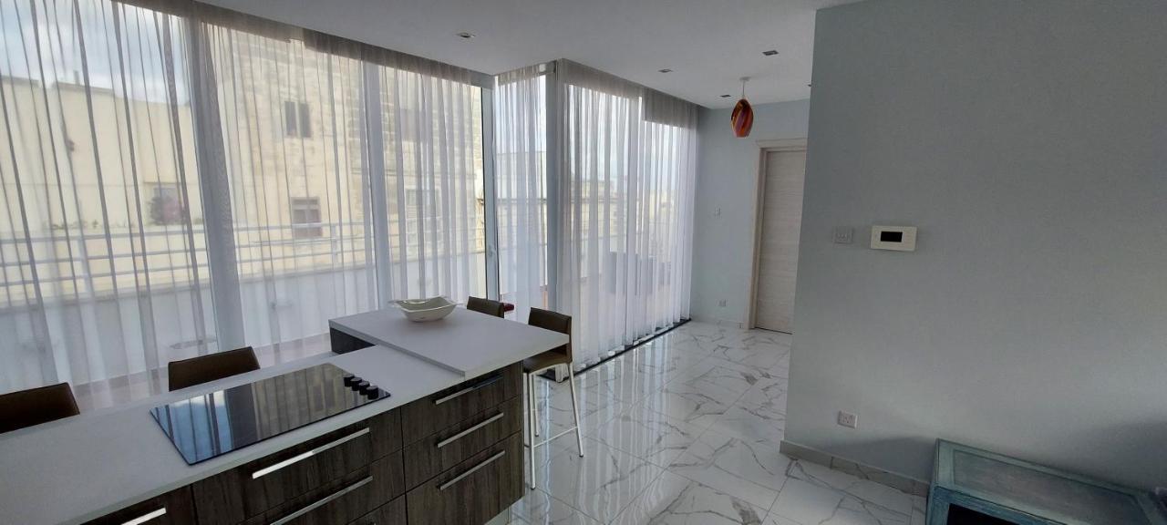 Charming Central Townhouse In Sliema By Assetflow Pro Exterior photo