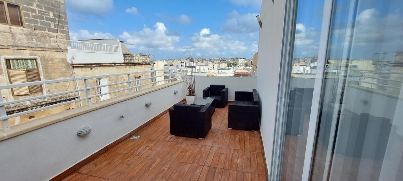 Charming Central Townhouse In Sliema By Assetflow Pro Exterior photo