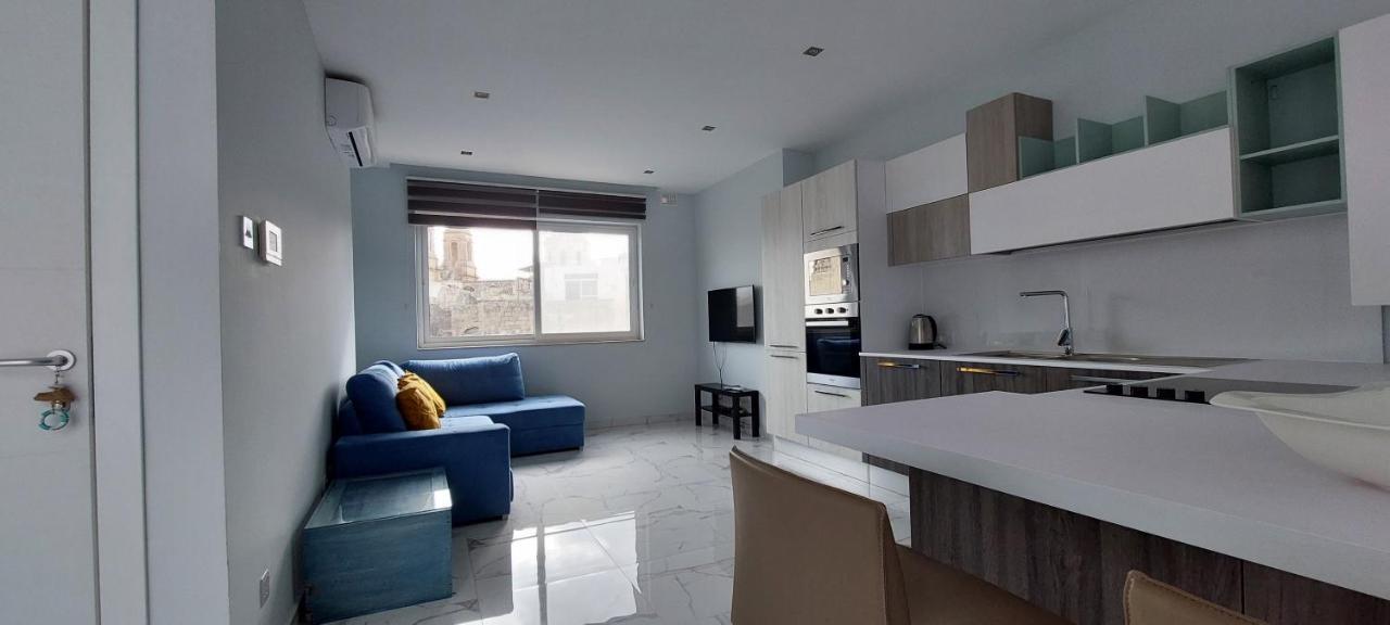 Charming Central Townhouse In Sliema By Assetflow Pro Exterior photo