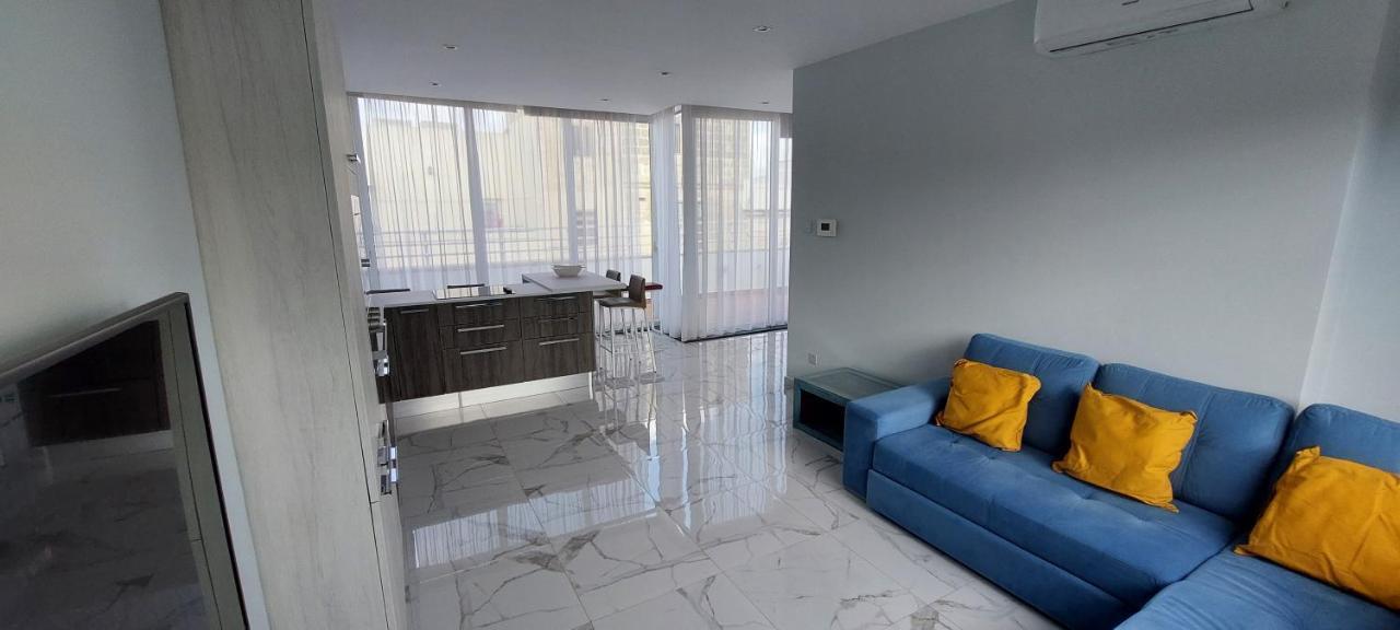 Charming Central Townhouse In Sliema By Assetflow Pro Exterior photo
