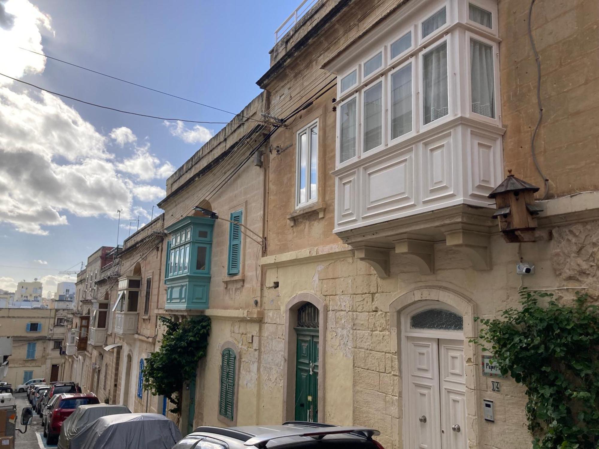 Charming Central Townhouse In Sliema By Assetflow Pro Exterior photo